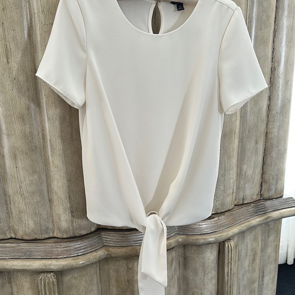 Ann Taylor Cream Short Sleeve Tie Front Blouse